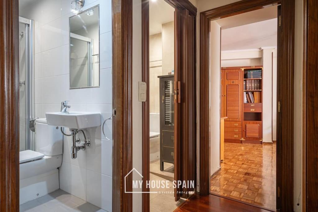Myhousespain - Piso Centrico Junto A La Playa Gijon Exterior photo
